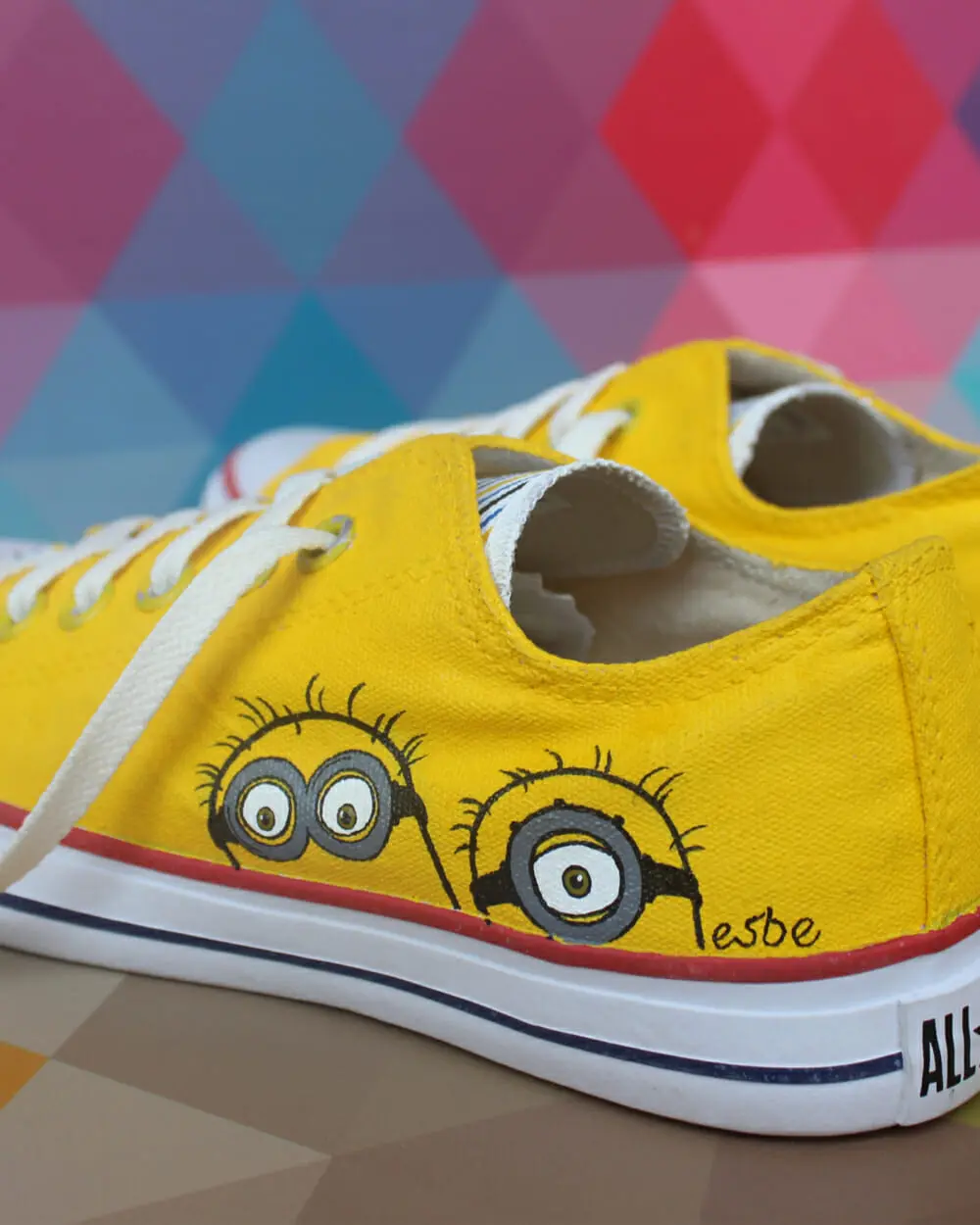 Minion hot sale shoes converse